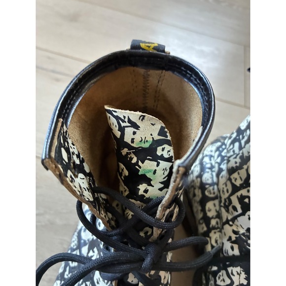 DR MARTENS ANDY WARHOL FACES 5 EYE BOOT - Picture 3 of 9